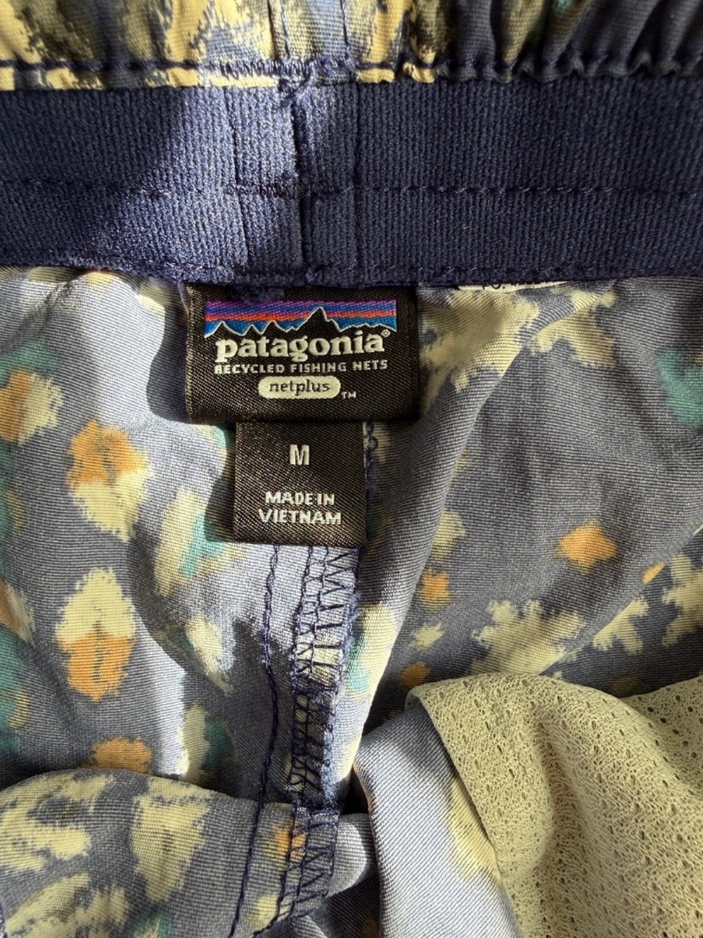 Patagonia Baggies Shorts Women’s Medium Blue Aztec Print NetPlus 5” - Picture 3 of 3